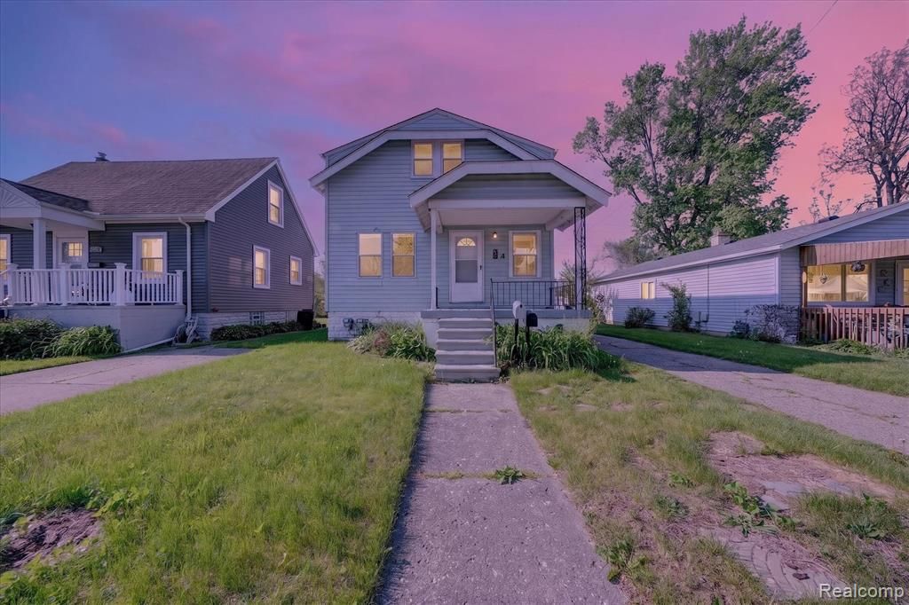453 Manatee Avenue, Hazel Park, MI 48030