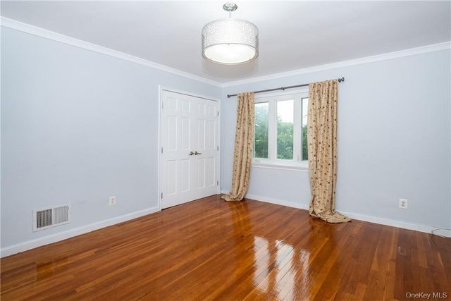 14 Dimsdale Drive, Scarsdale, NY 10583