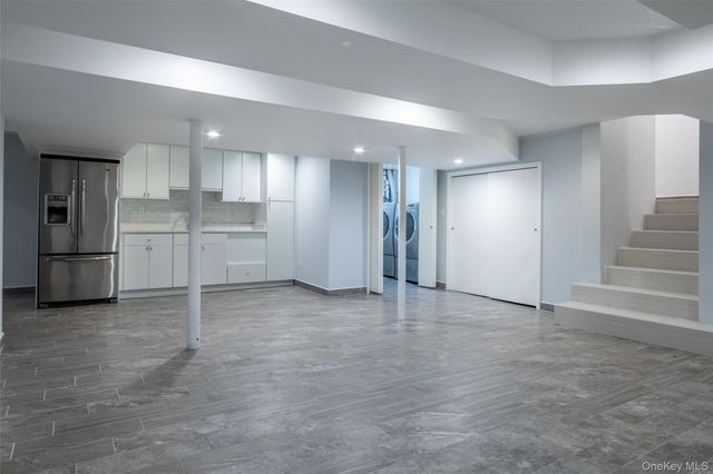 14 Dimsdale Drive, Scarsdale, NY 10583