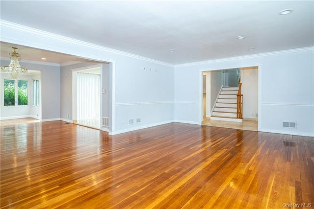 14 Dimsdale Drive, Scarsdale, NY 10583