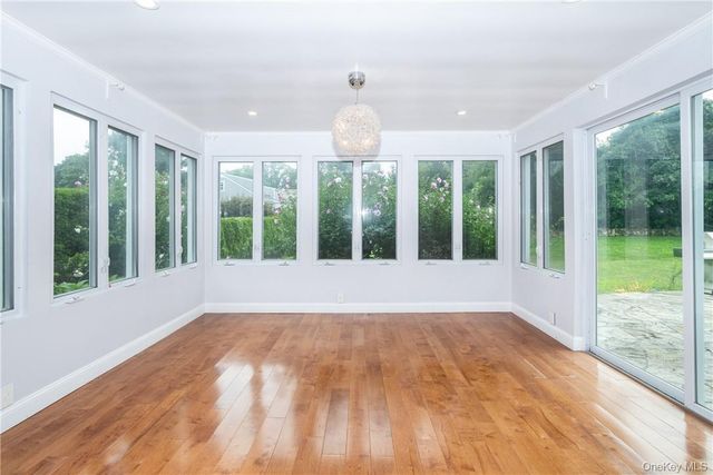 14 Dimsdale Drive, Scarsdale, NY 10583