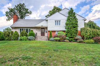 14 Dimsdale Drive, Scarsdale, NY 10583