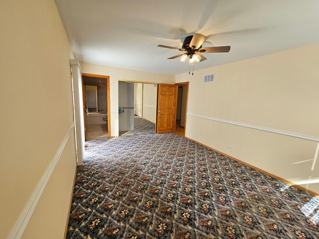 10 Mayflower Road, Vernon Hills, IL 60061