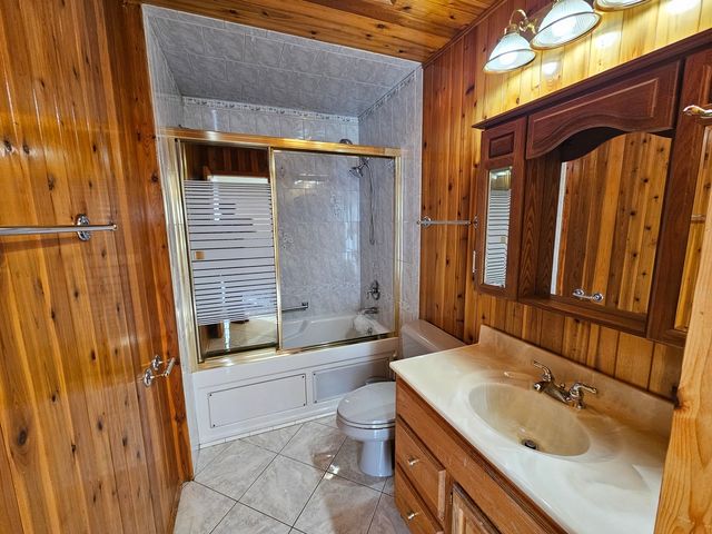 10 Mayflower Road, Vernon Hills, IL 60061