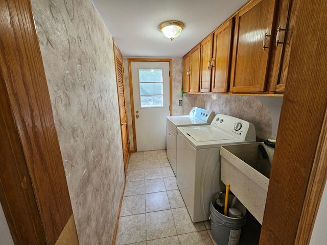 10 Mayflower Road, Vernon Hills, IL 60061