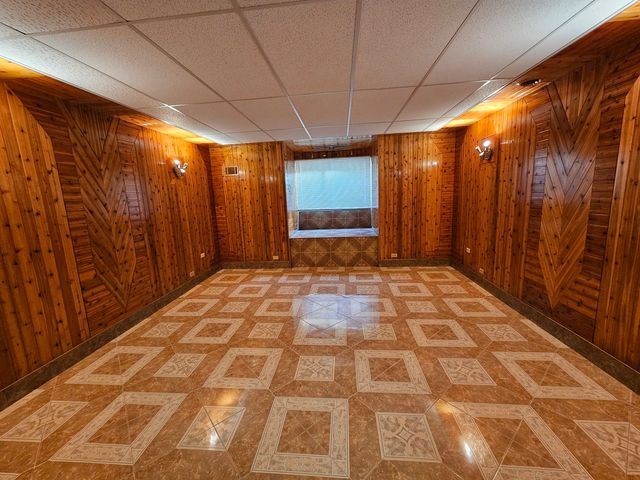 10 Mayflower Road, Vernon Hills, IL 60061