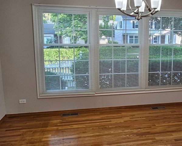 10 Mayflower Road, Vernon Hills, IL 60061