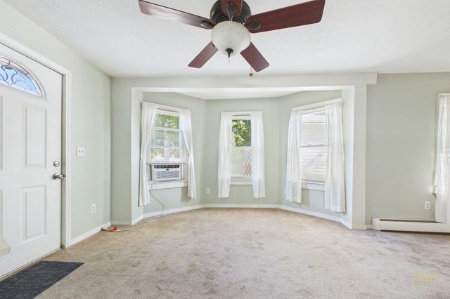7 Bayview Ave, Fairhaven, MA 02719