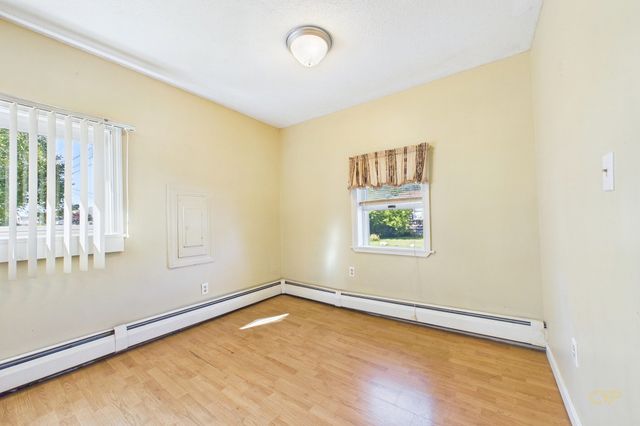 7 Bayview Ave, Fairhaven, MA 02719