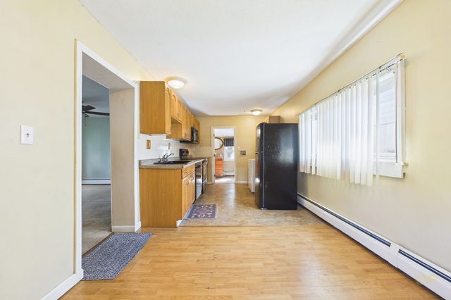 7 Bayview Ave, Fairhaven, MA 02719