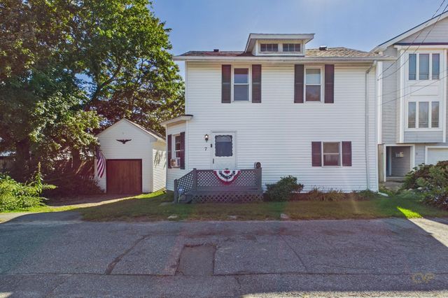 7 Bayview Ave, Fairhaven, MA 02719