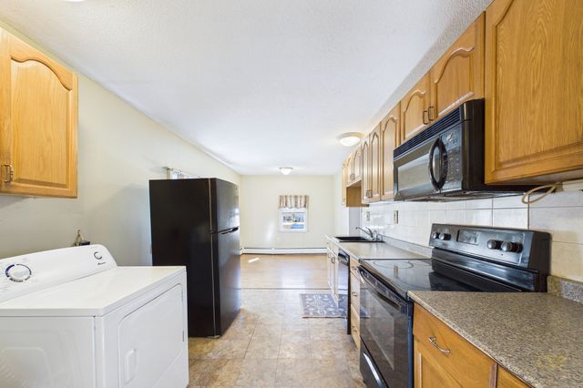 7 Bayview Ave, Fairhaven, MA 02719