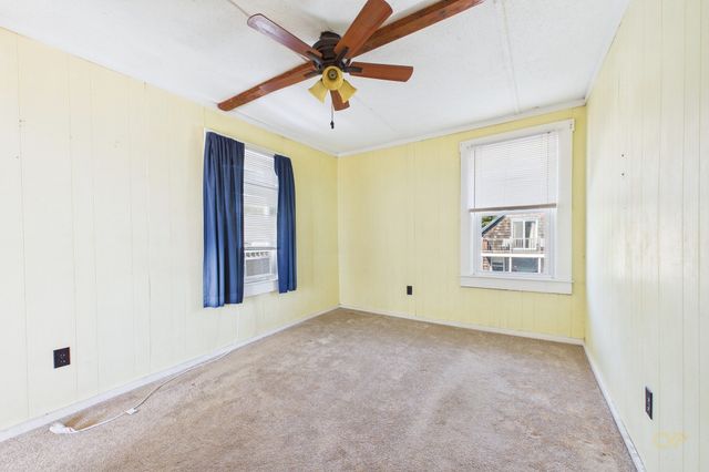 7 Bayview Ave, Fairhaven, MA 02719