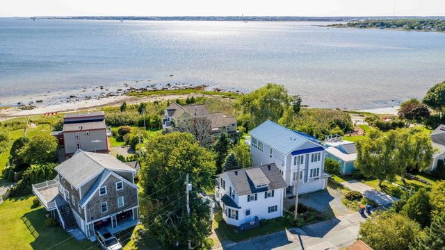 7 Bayview Ave, Fairhaven, MA 02719