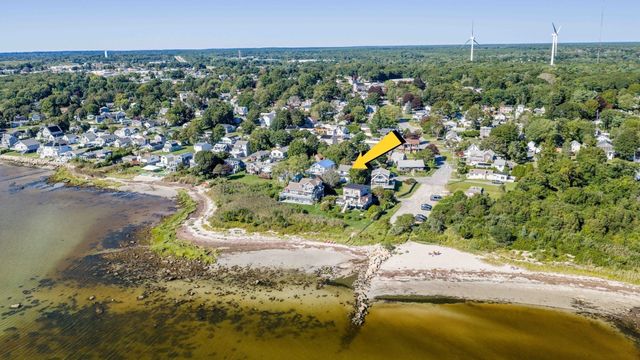 7 Bayview Ave, Fairhaven, MA 02719