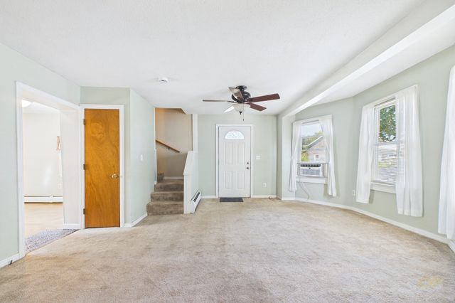 7 Bayview Ave, Fairhaven, MA 02719