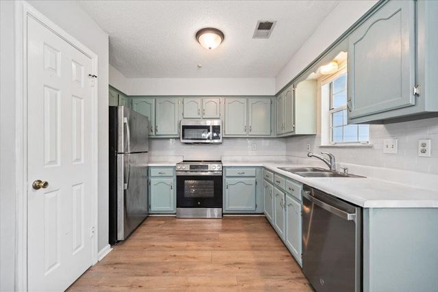 4569 COLUMBIA WOODS LN, Millington, TN 38053