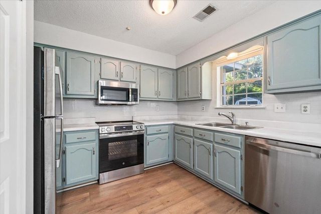4569 COLUMBIA WOODS LN, Millington, TN 38053