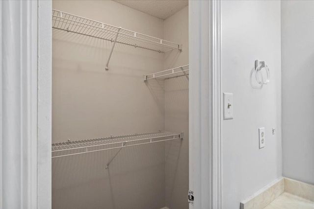 4569 COLUMBIA WOODS LN, Millington, TN 38053
