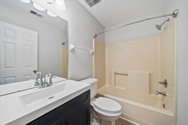 4569 COLUMBIA WOODS LN, Millington, TN 38053
