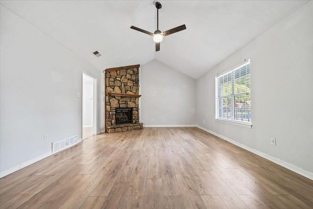 4569 COLUMBIA WOODS LN, Millington, TN 38053