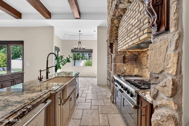 5807 E ORANGE BLOSSOM Lane, Phoenix, AZ 85018