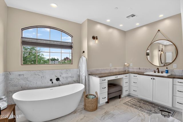 5807 E ORANGE BLOSSOM Lane, Phoenix, AZ 85018