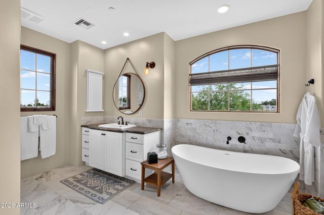 5807 E ORANGE BLOSSOM Lane, Phoenix, AZ 85018