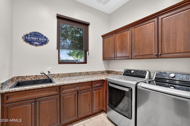 5807 E ORANGE BLOSSOM Lane, Phoenix, AZ 85018
