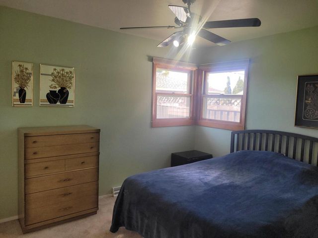 6017 S Delaware AVENUE, Cudahy, WI 53110
