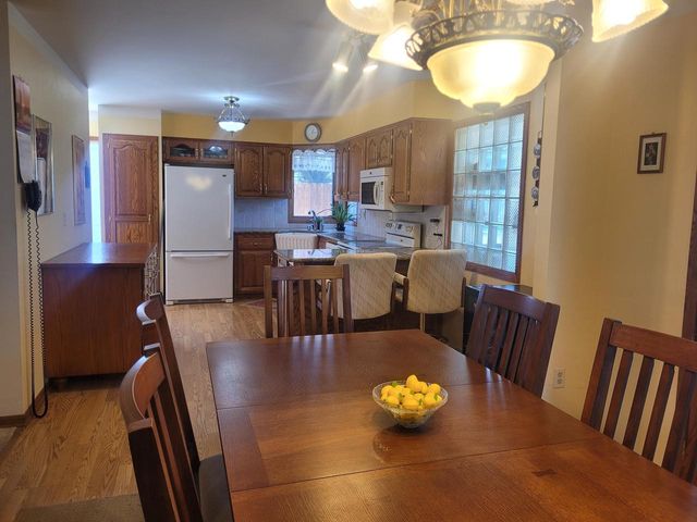 6017 S Delaware AVENUE, Cudahy, WI 53110