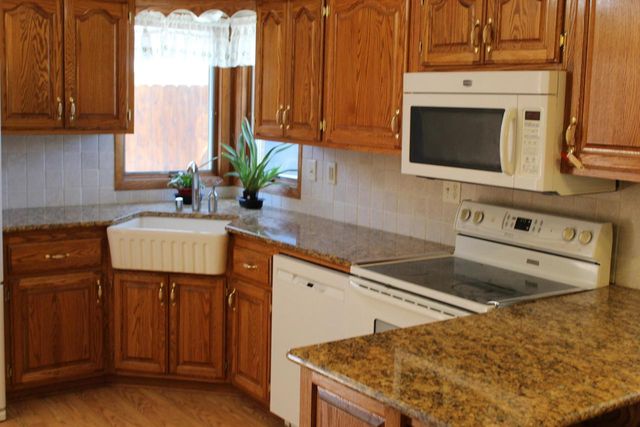6017 S Delaware AVENUE, Cudahy, WI 53110