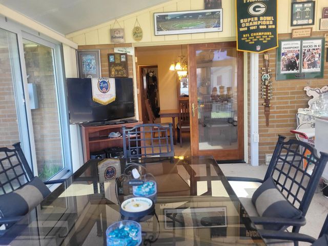 6017 S Delaware AVENUE, Cudahy, WI 53110