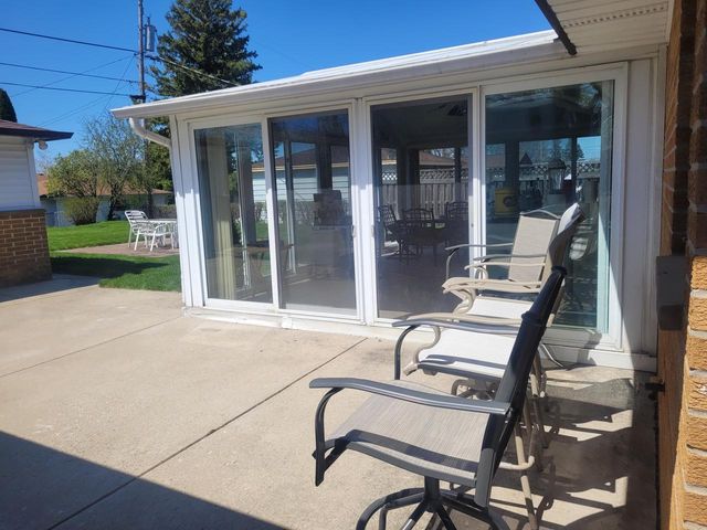 6017 S Delaware AVENUE, Cudahy, WI 53110