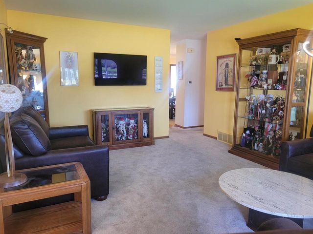 6017 S Delaware AVENUE, Cudahy, WI 53110