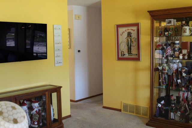 6017 S Delaware AVENUE, Cudahy, WI 53110