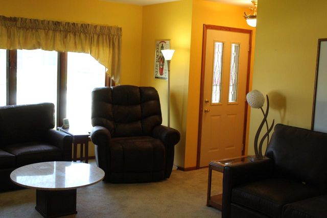 6017 S Delaware AVENUE, Cudahy, WI 53110