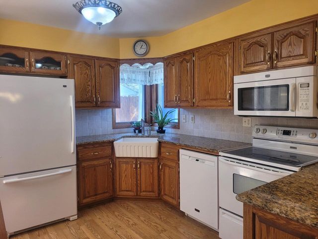 6017 S Delaware AVENUE, Cudahy, WI 53110