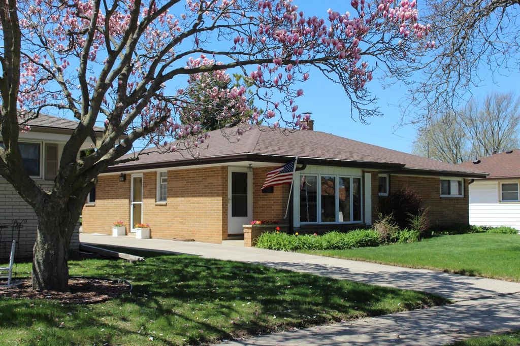 6017 S Delaware AVENUE, Cudahy, WI 53110