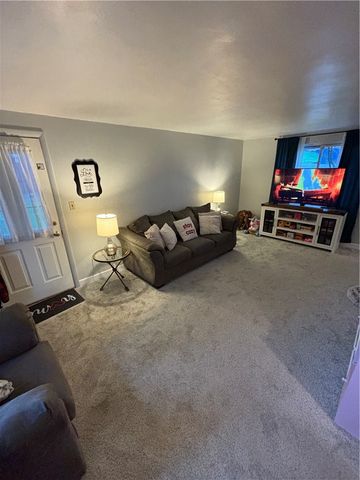 546 Millers Ln, Plum Boro, PA 15239