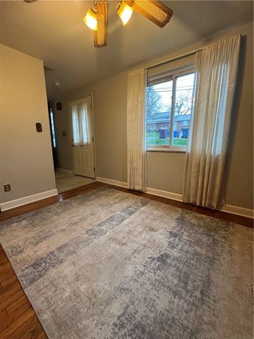 546 Millers Ln, Plum Boro, PA 15239