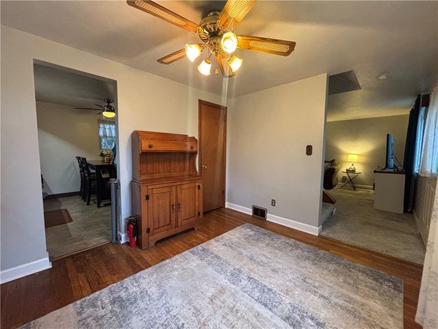 546 Millers Ln, Plum Boro, PA 15239