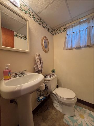 546 Millers Ln, Plum Boro, PA 15239