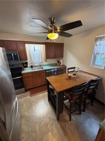 546 Millers Ln, Plum Boro, PA 15239