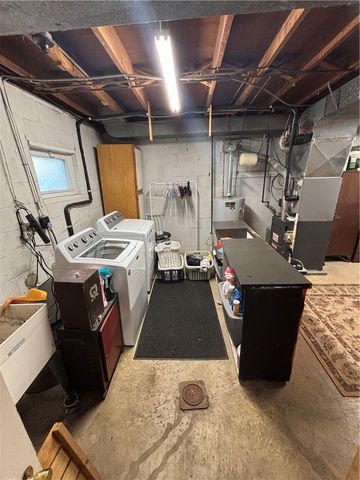 546 Millers Ln, Plum Boro, PA 15239