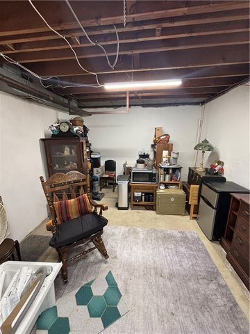 546 Millers Ln, Plum Boro, PA 15239