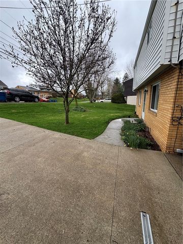 546 Millers Ln, Plum Boro, PA 15239