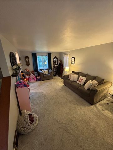 546 Millers Ln, Plum Boro, PA 15239