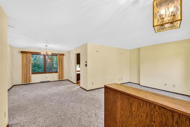 8199 N Riley Road, Verona, WI 53593