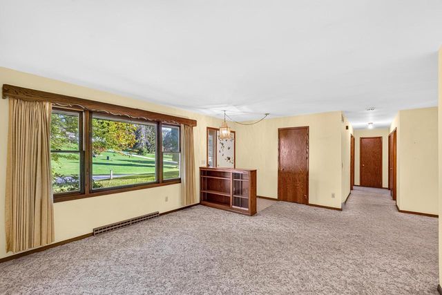 8199 N Riley Road, Verona, WI 53593